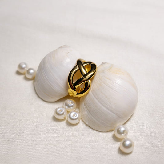 TWISTED BAND RING